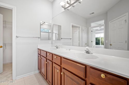 1 Cheswell Ct, Bluffton SC 29909-5031 exterior