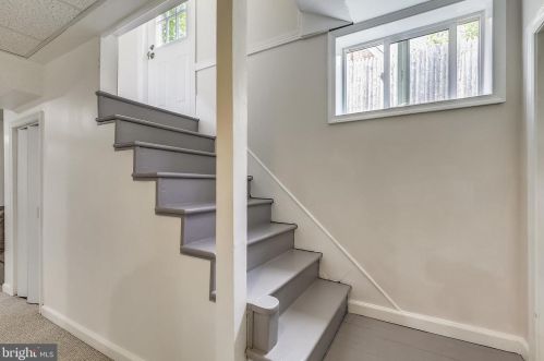 7426 Piney Branch Rd, Silver Spring MD 20901-4352 exterior