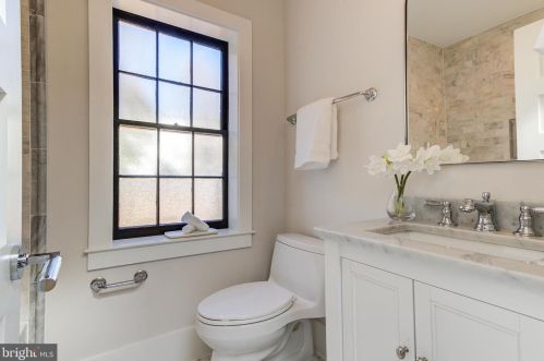 3025 Dent Pl, Washington DC 20007-2916 exterior