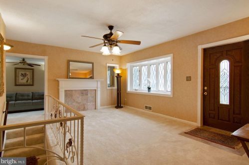 6662 Kings Hwy, Alexandria VA 22306-1506 exterior