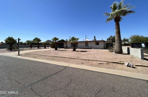 3002 Charter Oak Rd, Phoenix AZ 85032-7449 exterior