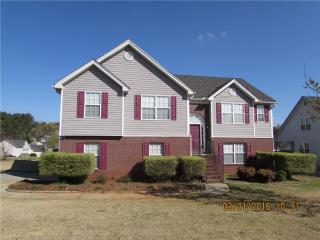870 Lewis Ridge Cir, Lawrenceville, GA 30045-3836
