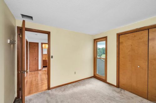 10 Pheasant Run, Windsor CT 06095-1549 exterior