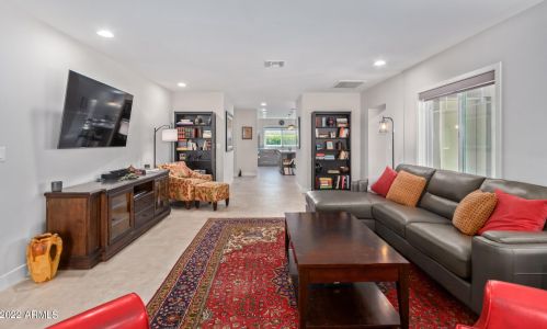 6720 11th St, Phoenix AZ  85014-1028 exterior