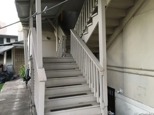 1402 Lusitana St, Honolulu HI 96813-1625 exterior