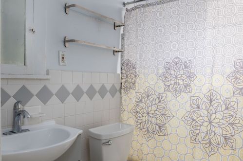 2219 Wightman St, Pittsburgh PA  15217-2065 exterior