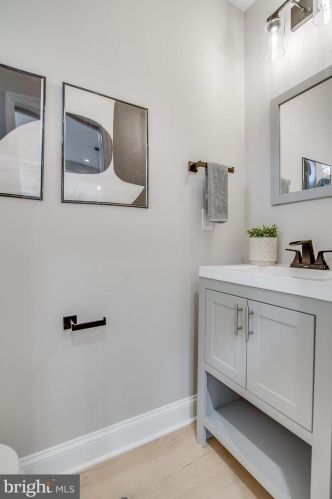 31 V St, Washington DC  20001-1012 exterior