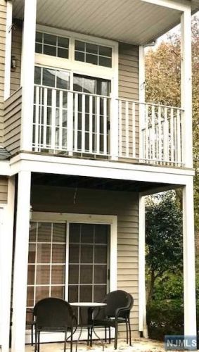 1418 York St, Mahwah NJ  07430-3268 exterior