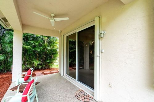 236 Coconut Key Way, Fort Pierce FL 34986-1911 exterior