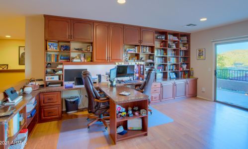 33907 23 Dr, Phoenix AZ 85027-4137 exterior