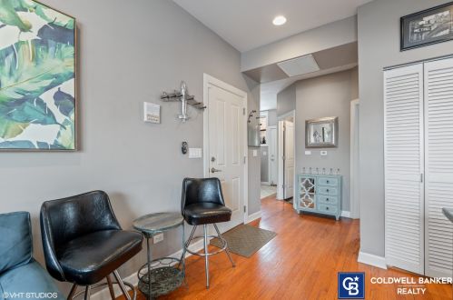 3906 Wolcott Ave, Chicago, IL 60613-2445