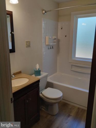 360 Royal St, York PA  17402-3454 exterior