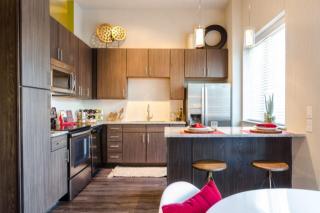 2225 Harwood St, Dallas TX  75201-1324 exterior