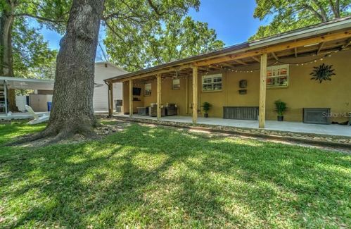 8919 Arrawana Ave, Tampa FL 33614-1810 exterior