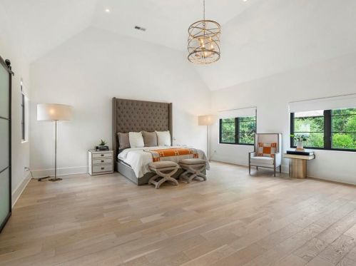 4736 Lk Forrest Dr, Atlanta GA 30342-2217 exterior