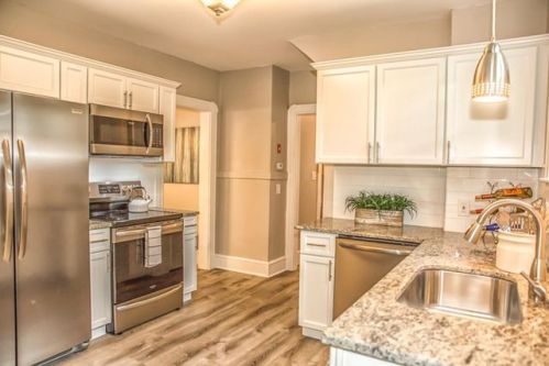 74 Carlisle St, Springfield, MA 01109-2807