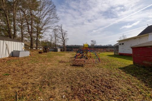 194 Mechanic St, Killingly CT 06239-1919 exterior