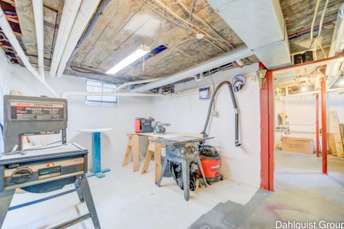 523 Clay Ave, Meskegon MI 49440-1002 exterior