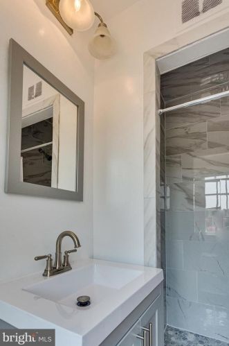 827 Royal St, Alexandria VA  22314-4340 exterior