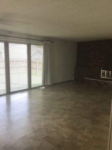 2228 Jackson St, Waukegan IL 60085-7354 exterior