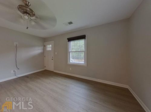 3823 Crosby Dr, Atlanta GA 30331-3432 exterior