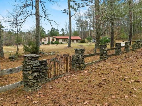 6514 Rockland Rd, Lithonia GA 30038-3438 exterior