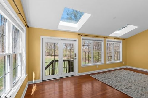 8 Sovereign Dr, Roxbury Township NJ  07836-0230 exterior