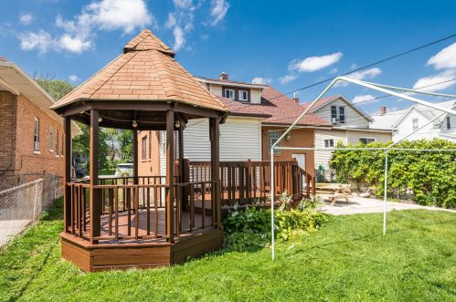 811 9 Ave, Broadview IL 60153-1918 exterior