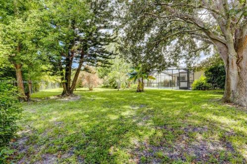 681 College Park Rd, Fort Pierce FL 34953-3330 exterior