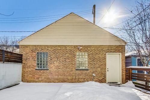 2501 Superior St, Chicago IL 60644-1326 exterior