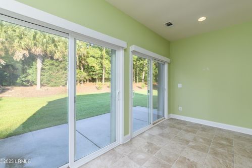 29 Mystic Point Dr, Bluffton SC 29909-2073 exterior