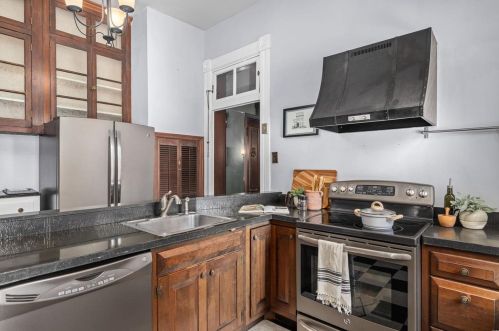 1715 Hickory St, Saint Louis MO 63104-2932 exterior