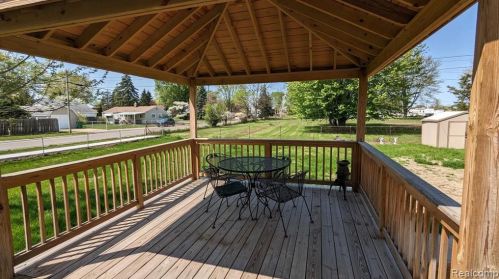 32360 Donnelly St, Garden City MI  48135-3207 exterior