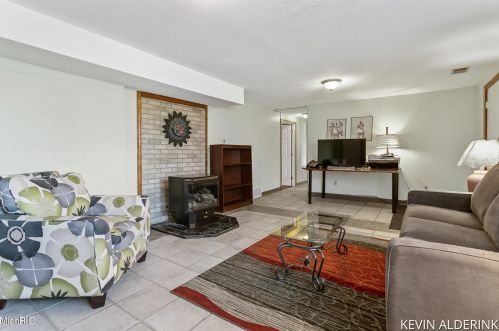 1892 56th St, Fennville MI 49408-8508 exterior