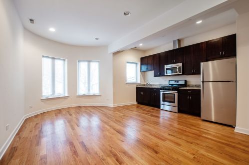 4016 Michigan Ave, Chicago, IL 60653-2116