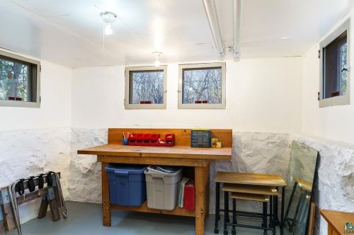 301 Oxford St, Duluth MN 55803-2327 exterior