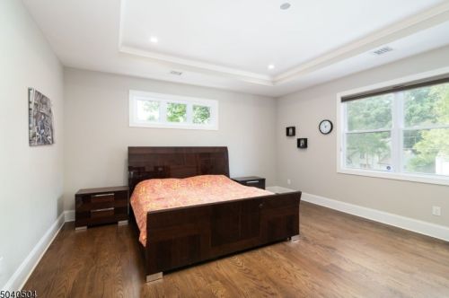 70 Elmwood Dr, Livingston NJ 07039-2231 exterior