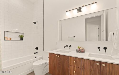 2205 Clarendon Ave, Phoenix AZ  85015-5436 exterior