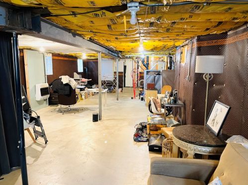 3429 Oakley Ave, Chicago IL 60608-6027 exterior