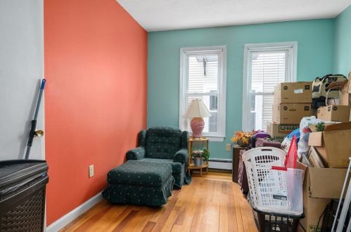 82 Ave B, Woonsocket RI 02895-6262 exterior