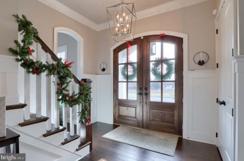 453 Delp Rd, Lancaster PA 17601-2915 exterior