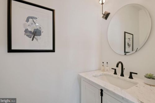 2410 37th St, Washington DC  20007-1835 exterior