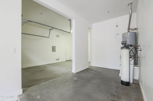 25422 50 Dr, Phoenix AZ 85031-1324 exterior