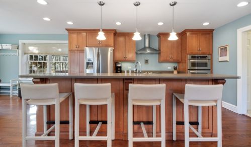 6215 Leona Ave, Chicago IL 60646-4811 exterior