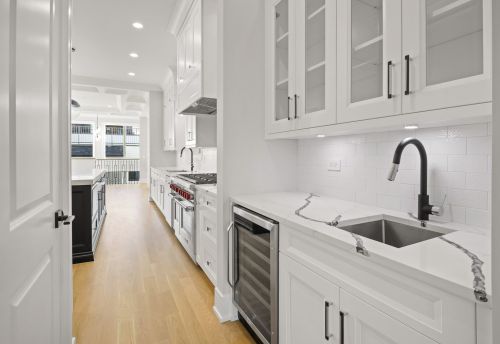 1323 Nelson St, Chicago IL 60657-3103 exterior