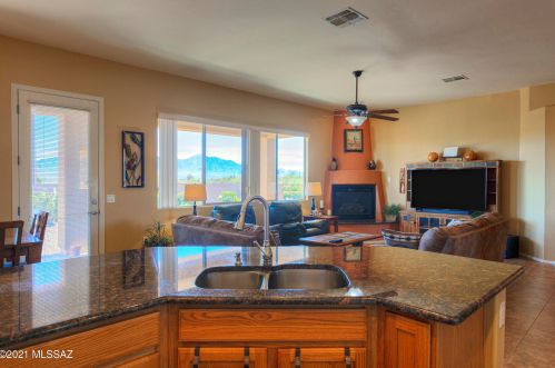 475 Calle Artistica, Green Valley AZ 85614-6160 exterior