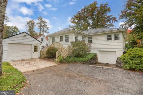 2725 Warm Spg Ave, Huntingdon PA 16652-2303 exterior