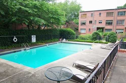 1190 Briarcliff Rd, Atlanta GA  30306-2675 exterior