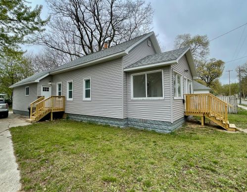 1627 Smith St, Meskegon, MI 49442-5621