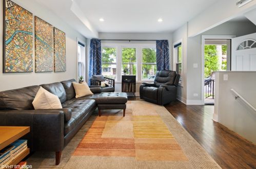 3331 Kilbourn Ave, Chicago, IL 60641-4508